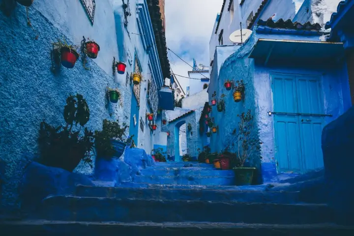 Photographier les célèbres ruelles bleues